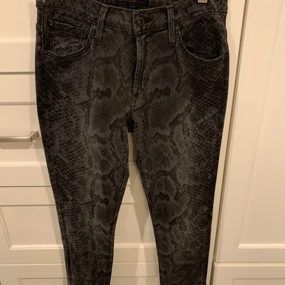 Python Print Skinny - Picture 1 of 2
